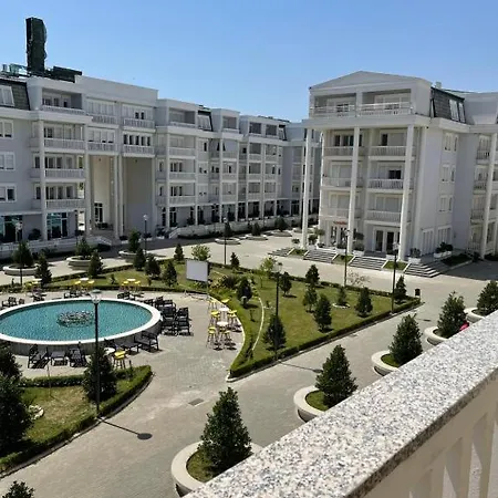 Luxury 1 Bedroom Grand Apartment